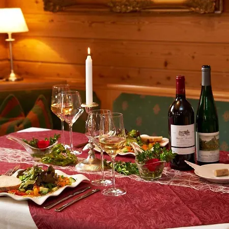 Hotelgasthof Zur Sonne فندق *