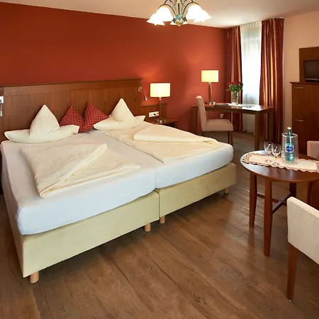 Hotelgasthof Zur Sonne فندق باد غوغنغ