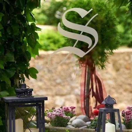 Hotelgasthof Zur Sonne فندق باد غوغنغ